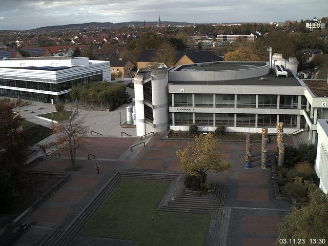 Foto der Webcam: Verwaltungsgebäude, Innenhof mit Audimax, Hörsaal-Gebäude 1