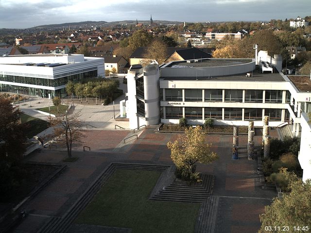 Foto der Webcam: Verwaltungsgebäude, Innenhof mit Audimax, Hörsaal-Gebäude 1