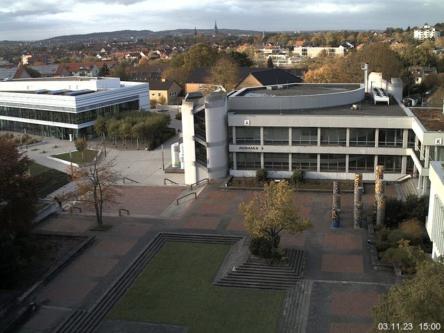 Foto der Webcam: Verwaltungsgebäude, Innenhof mit Audimax, Hörsaal-Gebäude 1