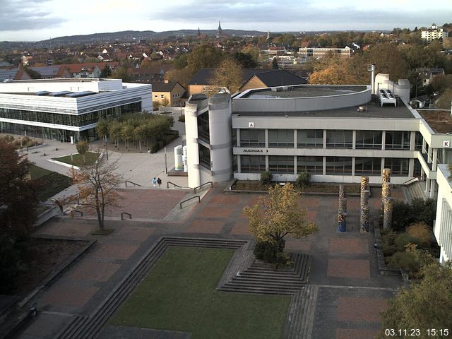 Foto der Webcam: Verwaltungsgebäude, Innenhof mit Audimax, Hörsaal-Gebäude 1