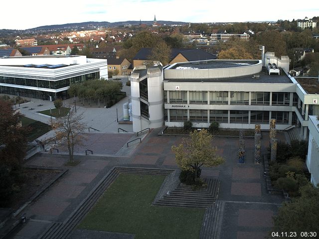 Foto der Webcam: Verwaltungsgebäude, Innenhof mit Audimax, Hörsaal-Gebäude 1