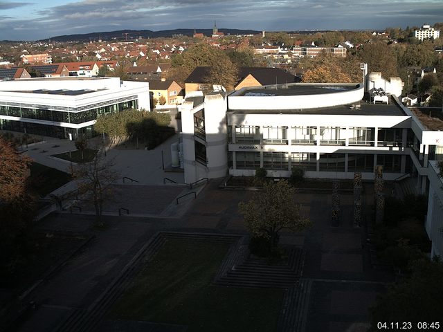 Foto der Webcam: Verwaltungsgebäude, Innenhof mit Audimax, Hörsaal-Gebäude 1