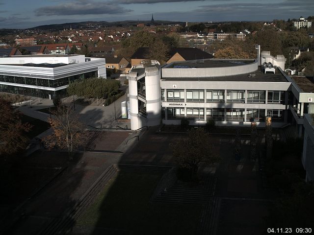 Foto der Webcam: Verwaltungsgebäude, Innenhof mit Audimax, Hörsaal-Gebäude 1