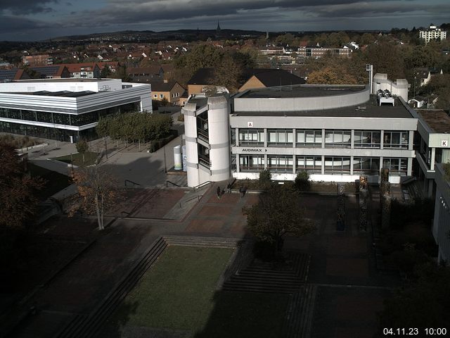 Foto der Webcam: Verwaltungsgebäude, Innenhof mit Audimax, Hörsaal-Gebäude 1