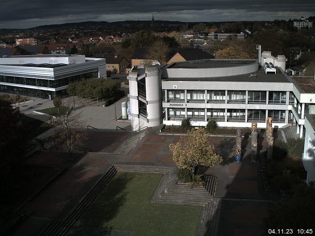 Foto der Webcam: Verwaltungsgebäude, Innenhof mit Audimax, Hörsaal-Gebäude 1