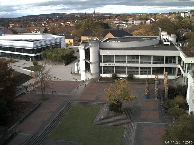 Foto der Webcam: Verwaltungsgebäude, Innenhof mit Audimax, Hörsaal-Gebäude 1