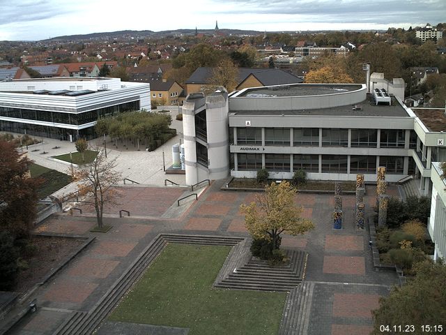 Foto der Webcam: Verwaltungsgebäude, Innenhof mit Audimax, Hörsaal-Gebäude 1