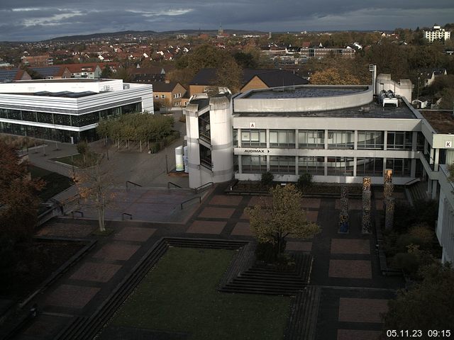 Foto der Webcam: Verwaltungsgebäude, Innenhof mit Audimax, Hörsaal-Gebäude 1