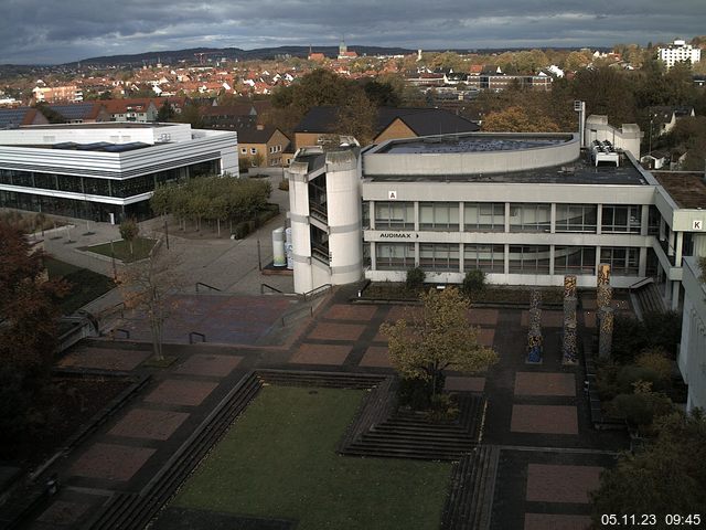 Foto der Webcam: Verwaltungsgebäude, Innenhof mit Audimax, Hörsaal-Gebäude 1