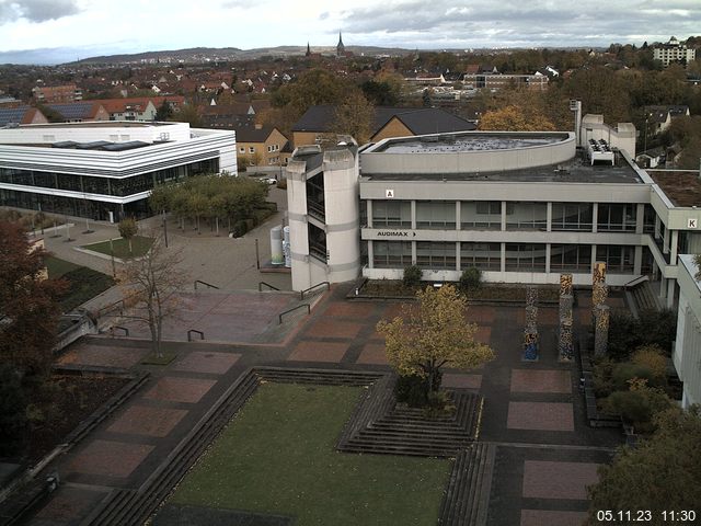 Foto der Webcam: Verwaltungsgebäude, Innenhof mit Audimax, Hörsaal-Gebäude 1