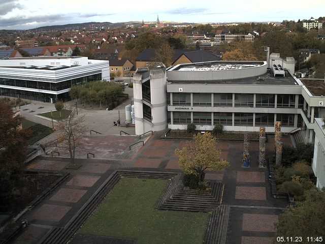 Foto der Webcam: Verwaltungsgebäude, Innenhof mit Audimax, Hörsaal-Gebäude 1