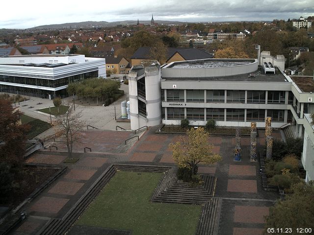 Foto der Webcam: Verwaltungsgebäude, Innenhof mit Audimax, Hörsaal-Gebäude 1