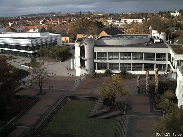 Foto der Webcam: Verwaltungsgebäude, Innenhof mit Audimax, Hörsaal-Gebäude 1