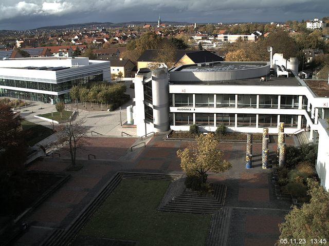 Foto der Webcam: Verwaltungsgebäude, Innenhof mit Audimax, Hörsaal-Gebäude 1