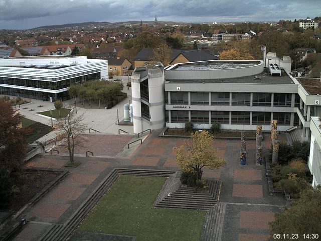 Foto der Webcam: Verwaltungsgebäude, Innenhof mit Audimax, Hörsaal-Gebäude 1