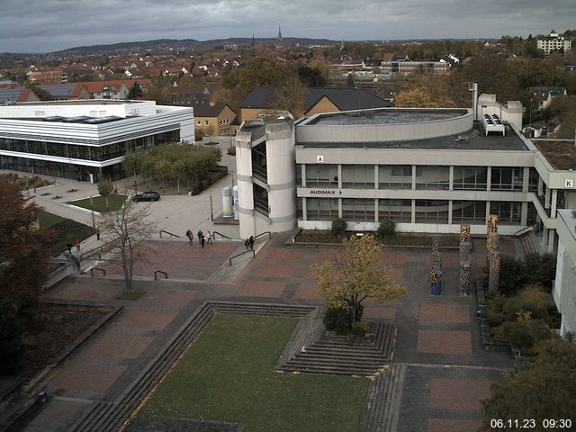 Foto der Webcam: Verwaltungsgebäude, Innenhof mit Audimax, Hörsaal-Gebäude 1