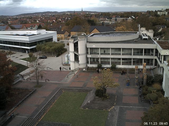 Foto der Webcam: Verwaltungsgebäude, Innenhof mit Audimax, Hörsaal-Gebäude 1