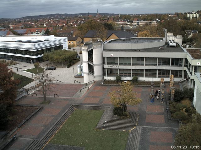 Foto der Webcam: Verwaltungsgebäude, Innenhof mit Audimax, Hörsaal-Gebäude 1