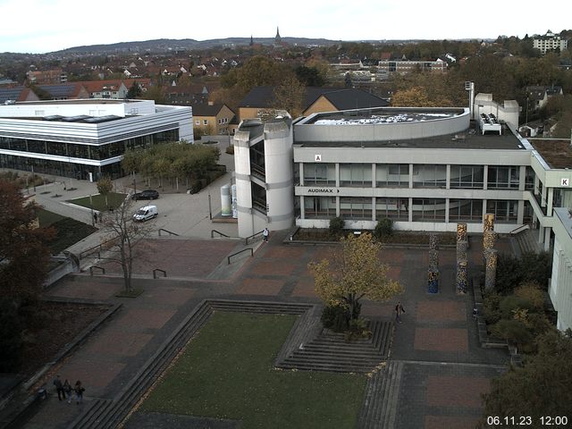 Foto der Webcam: Verwaltungsgebäude, Innenhof mit Audimax, Hörsaal-Gebäude 1