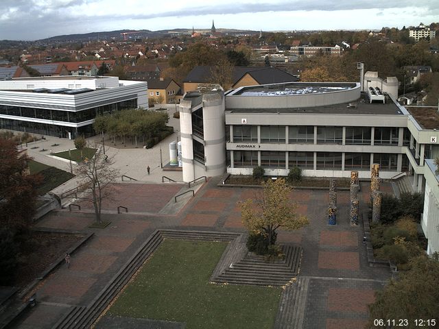 Foto der Webcam: Verwaltungsgebäude, Innenhof mit Audimax, Hörsaal-Gebäude 1