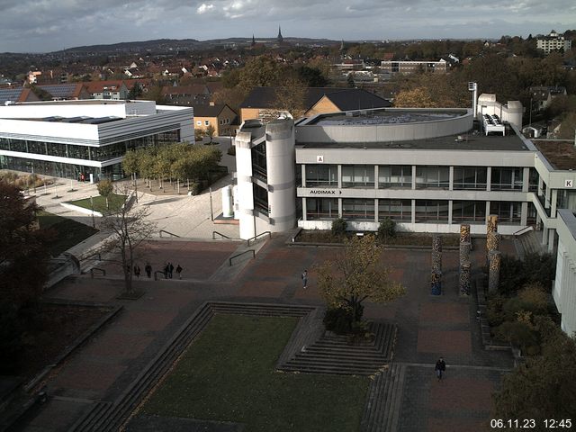 Foto der Webcam: Verwaltungsgebäude, Innenhof mit Audimax, Hörsaal-Gebäude 1