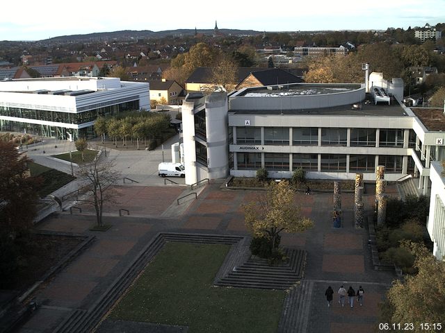 Foto der Webcam: Verwaltungsgebäude, Innenhof mit Audimax, Hörsaal-Gebäude 1