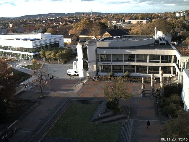 Foto der Webcam: Verwaltungsgebäude, Innenhof mit Audimax, Hörsaal-Gebäude 1