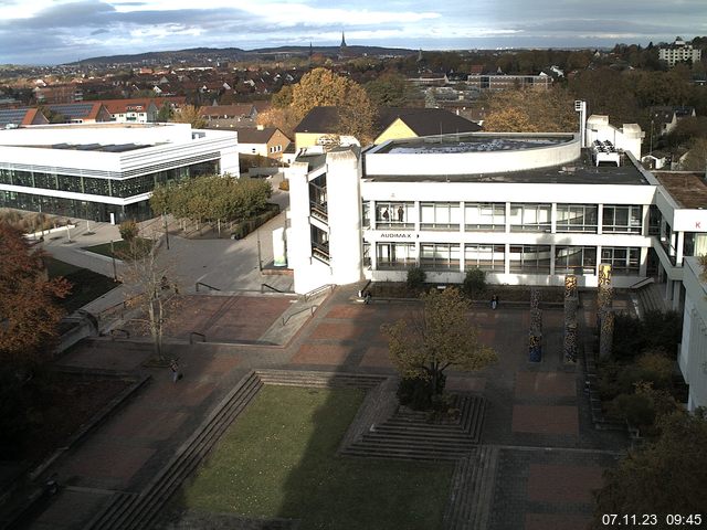 Foto der Webcam: Verwaltungsgebäude, Innenhof mit Audimax, Hörsaal-Gebäude 1