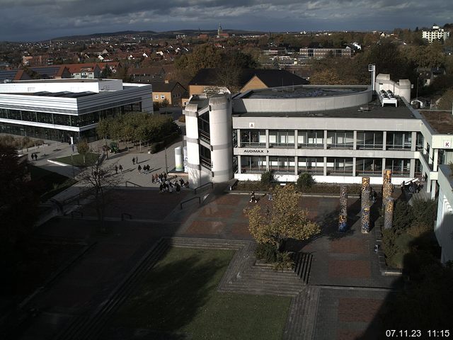 Foto der Webcam: Verwaltungsgebäude, Innenhof mit Audimax, Hörsaal-Gebäude 1