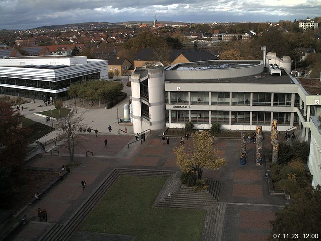 Foto der Webcam: Verwaltungsgebäude, Innenhof mit Audimax, Hörsaal-Gebäude 1