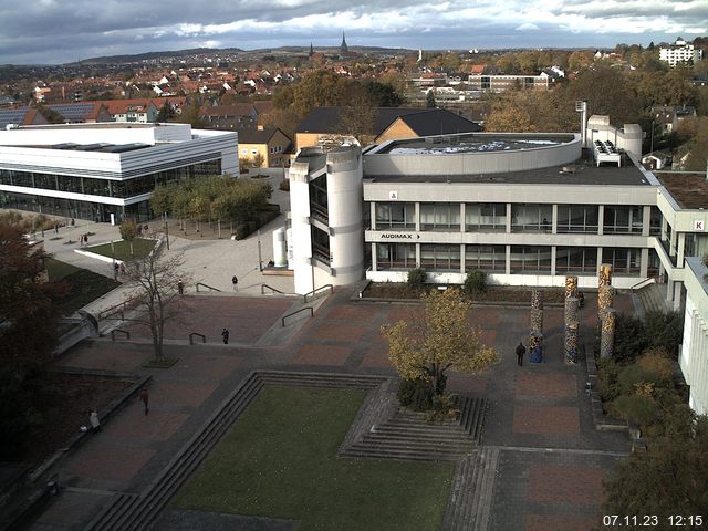 Foto der Webcam: Verwaltungsgebäude, Innenhof mit Audimax, Hörsaal-Gebäude 1