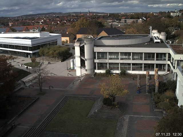 Foto der Webcam: Verwaltungsgebäude, Innenhof mit Audimax, Hörsaal-Gebäude 1