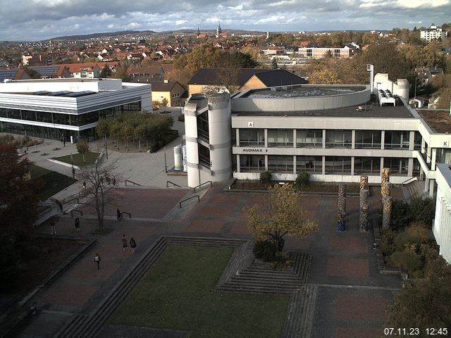 Foto der Webcam: Verwaltungsgebäude, Innenhof mit Audimax, Hörsaal-Gebäude 1