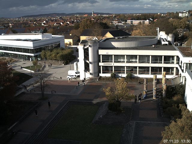 Foto der Webcam: Verwaltungsgebäude, Innenhof mit Audimax, Hörsaal-Gebäude 1