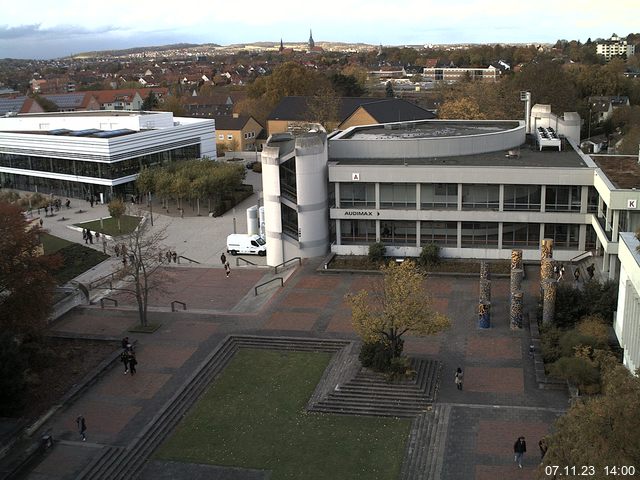 Foto der Webcam: Verwaltungsgebäude, Innenhof mit Audimax, Hörsaal-Gebäude 1