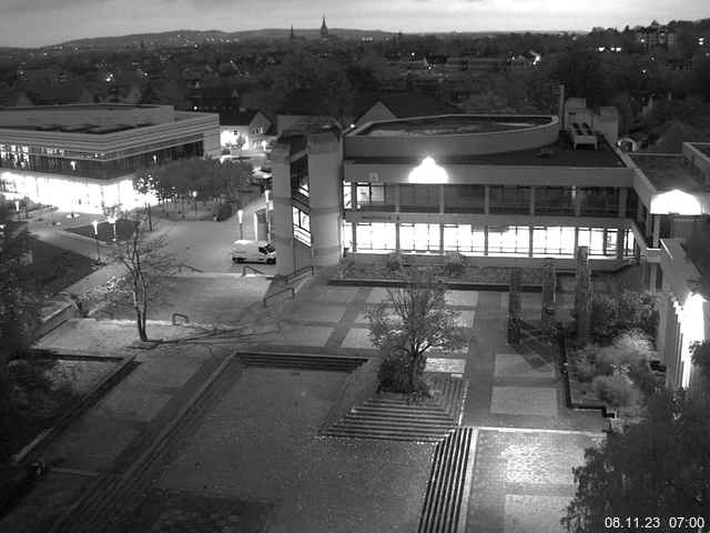 Foto der Webcam: Verwaltungsgebäude, Innenhof mit Audimax, Hörsaal-Gebäude 1