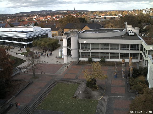 Foto der Webcam: Verwaltungsgebäude, Innenhof mit Audimax, Hörsaal-Gebäude 1