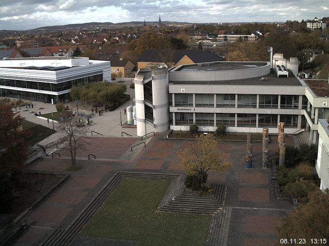 Foto der Webcam: Verwaltungsgebäude, Innenhof mit Audimax, Hörsaal-Gebäude 1