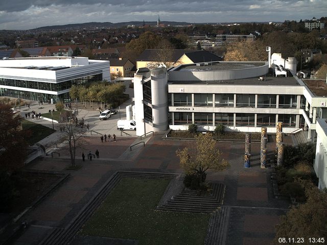 Foto der Webcam: Verwaltungsgebäude, Innenhof mit Audimax, Hörsaal-Gebäude 1