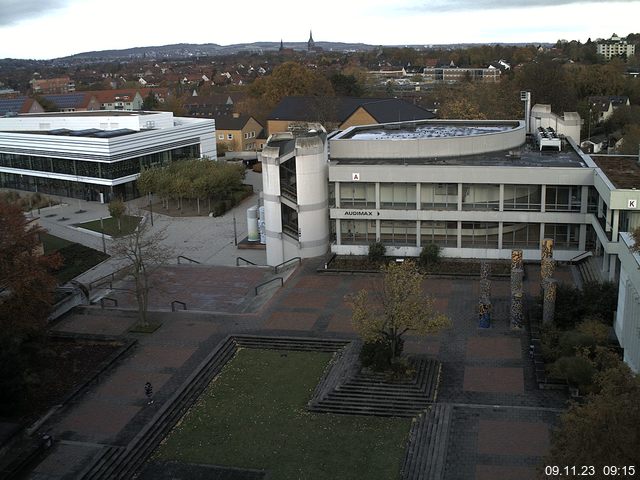 Foto der Webcam: Verwaltungsgebäude, Innenhof mit Audimax, Hörsaal-Gebäude 1