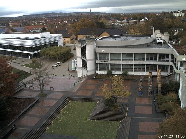 Foto der Webcam: Verwaltungsgebäude, Innenhof mit Audimax, Hörsaal-Gebäude 1