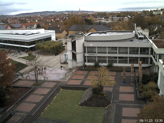 Foto der Webcam: Verwaltungsgebäude, Innenhof mit Audimax, Hörsaal-Gebäude 1