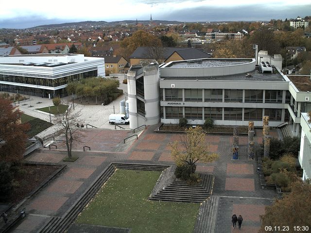 Foto der Webcam: Verwaltungsgebäude, Innenhof mit Audimax, Hörsaal-Gebäude 1