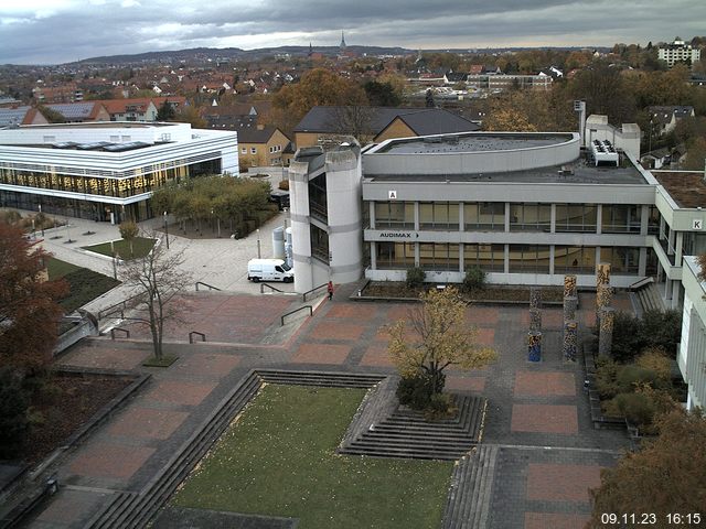 Foto der Webcam: Verwaltungsgebäude, Innenhof mit Audimax, Hörsaal-Gebäude 1