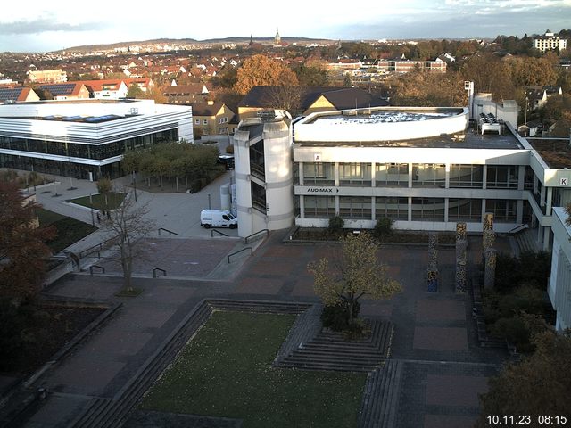 Foto der Webcam: Verwaltungsgebäude, Innenhof mit Audimax, Hörsaal-Gebäude 1