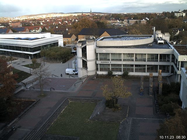 Foto der Webcam: Verwaltungsgebäude, Innenhof mit Audimax, Hörsaal-Gebäude 1