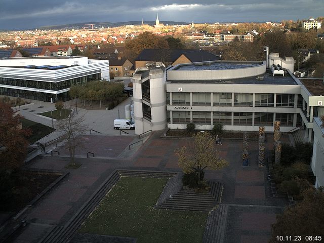 Foto der Webcam: Verwaltungsgebäude, Innenhof mit Audimax, Hörsaal-Gebäude 1