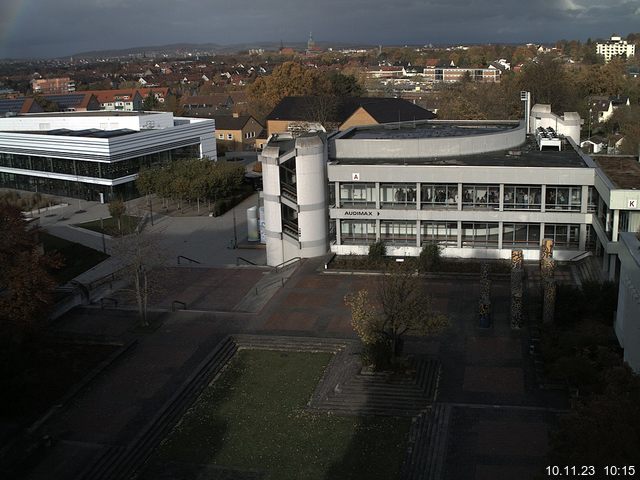 Foto der Webcam: Verwaltungsgebäude, Innenhof mit Audimax, Hörsaal-Gebäude 1