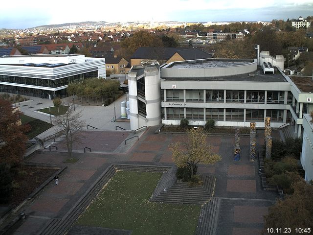 Foto der Webcam: Verwaltungsgebäude, Innenhof mit Audimax, Hörsaal-Gebäude 1