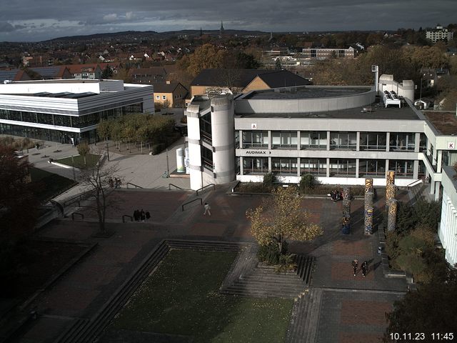 Foto der Webcam: Verwaltungsgebäude, Innenhof mit Audimax, Hörsaal-Gebäude 1